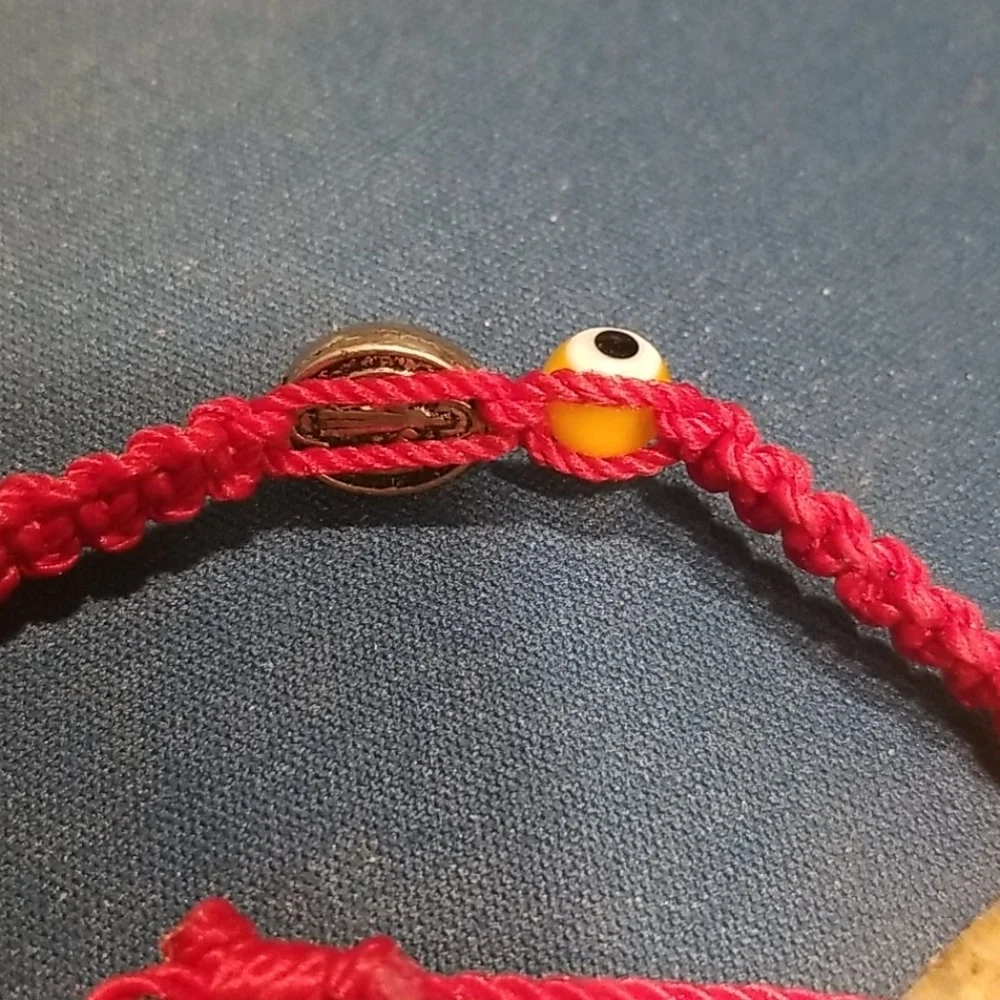 Expandable baby bracelet